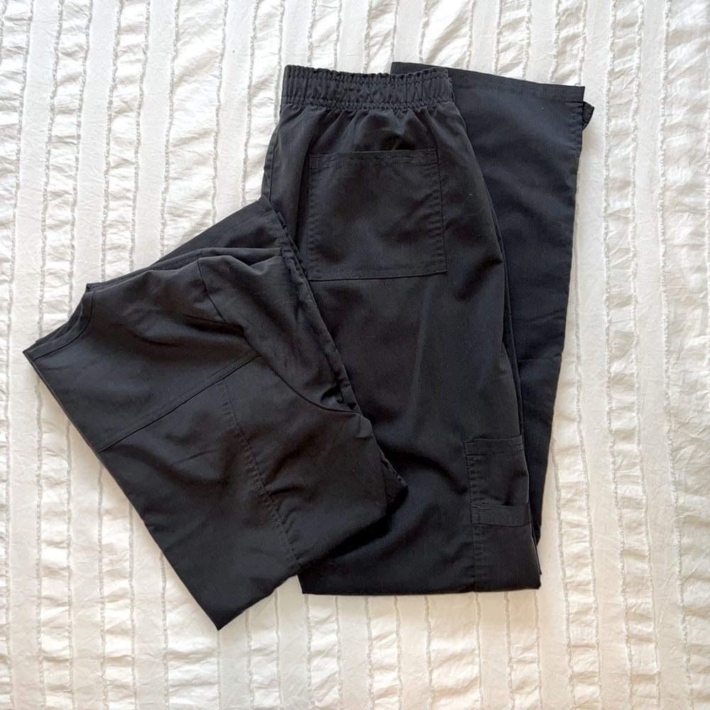 Sanibel Women's charcoal scrub set